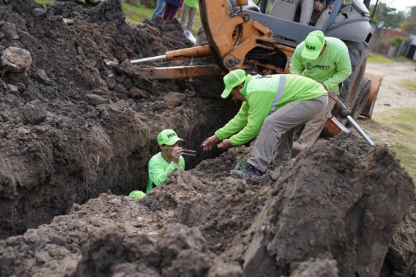 Con 676 metros de red y 50 nuevas conexiones, se expande el programa municipal Cloaca Social