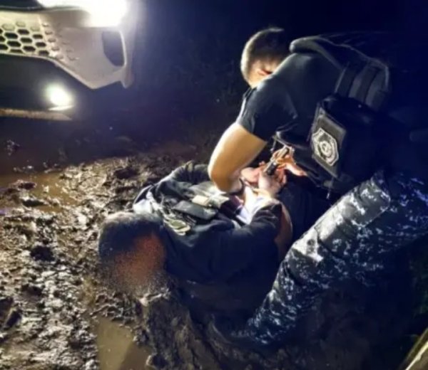 Policia Federal y provincial detuvieron a dos delincuentes que escaparon de un control en el puente interprovincial 