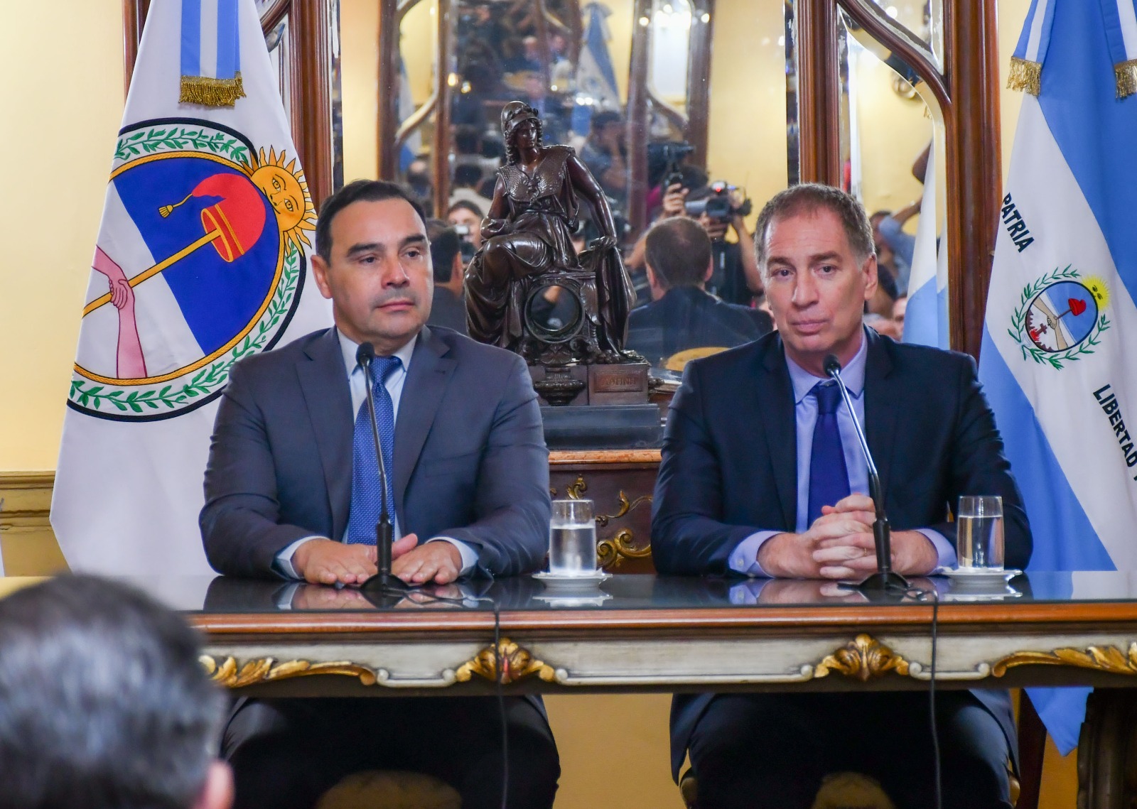 Valdés junto a Santilli: 